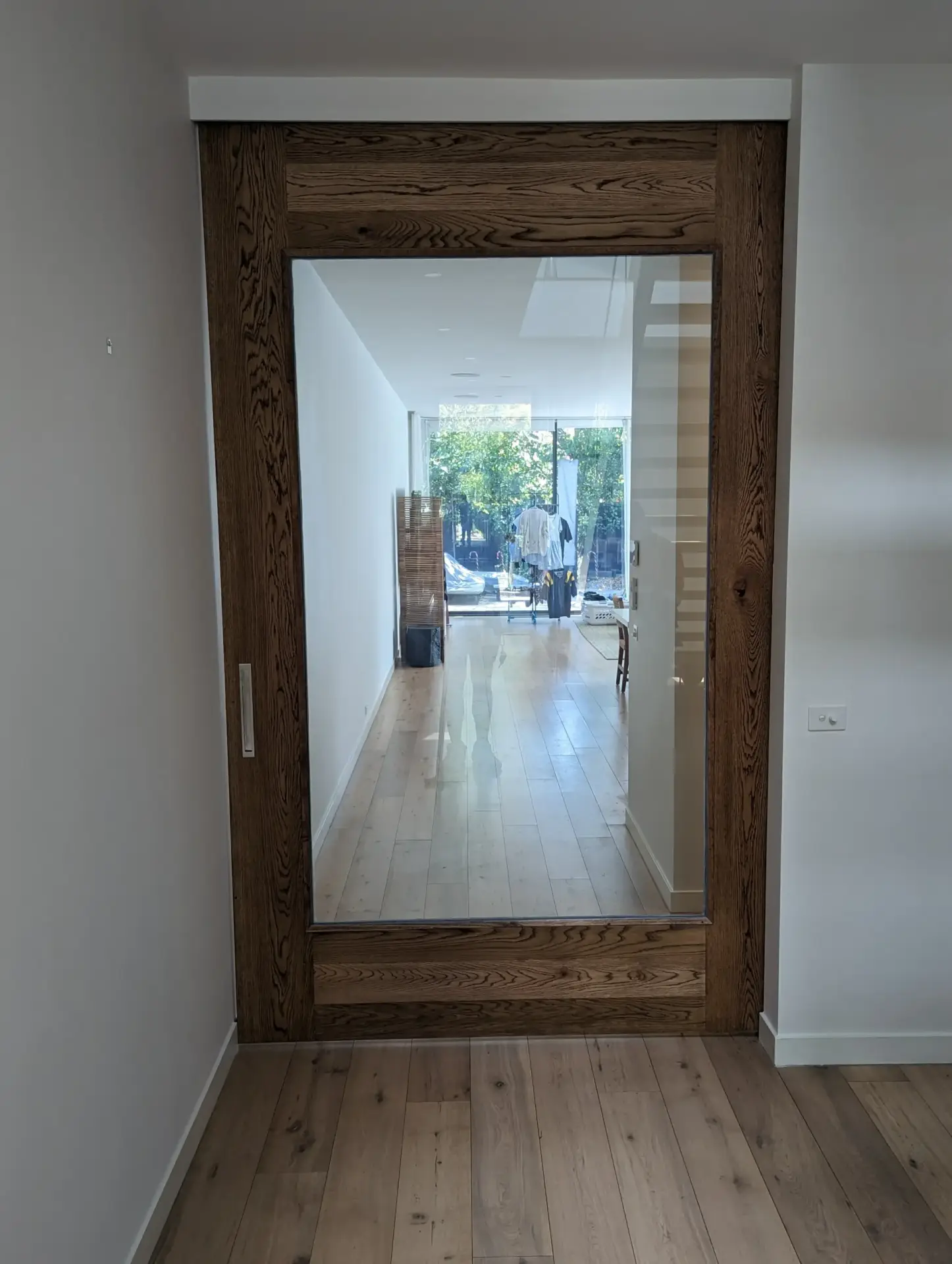 Pivot door